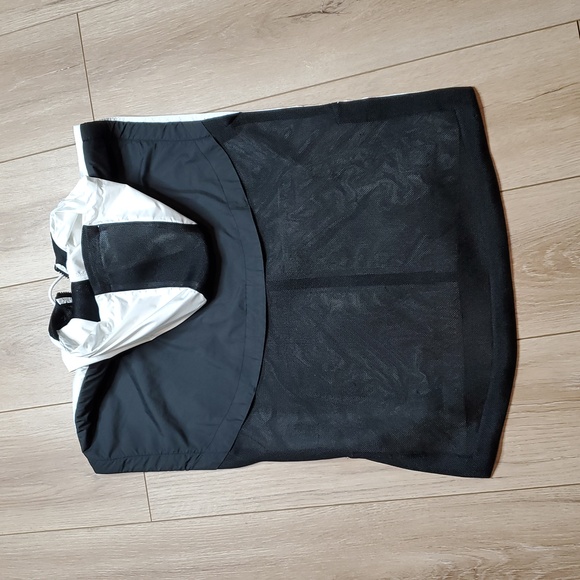 Nike Women's Tech Hypermesh Sport Casual Vest Size M - Picture 7 of 7